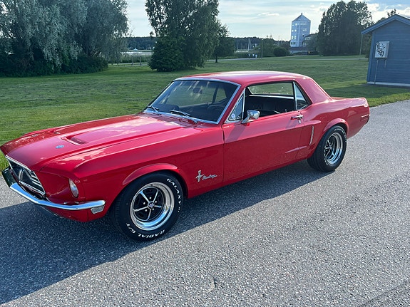 Ford Mustang 4 of 5