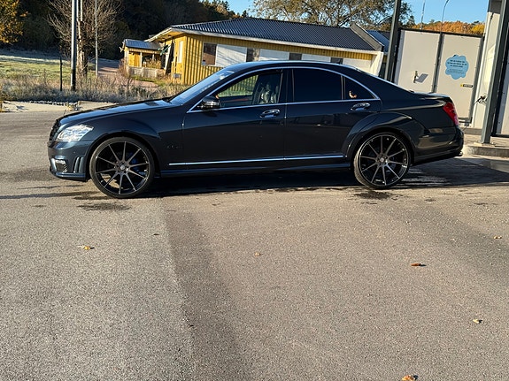 Mercedes-Benz S350 3 of 5