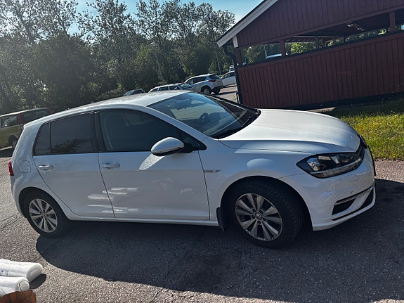Volkswagen Golf VII 5 of 5
