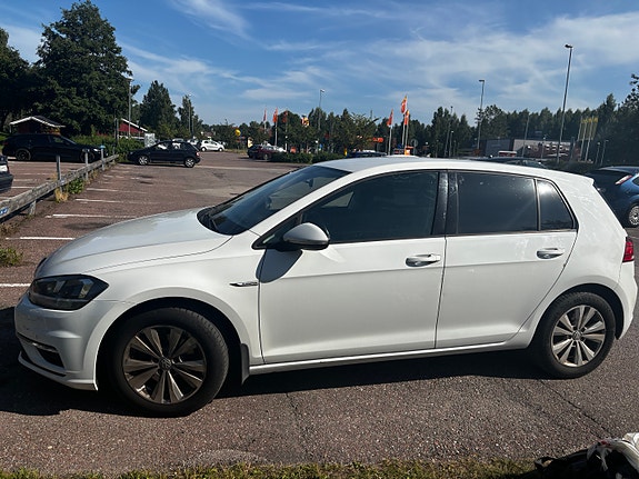 Volkswagen Golf VII 3 of 5
