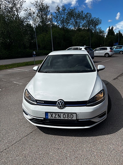 Volkswagen Golf VII 2 of 5