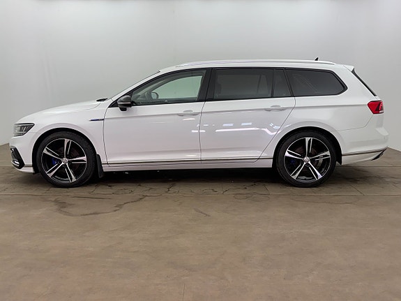 Volkswagen Passat 3 of 5