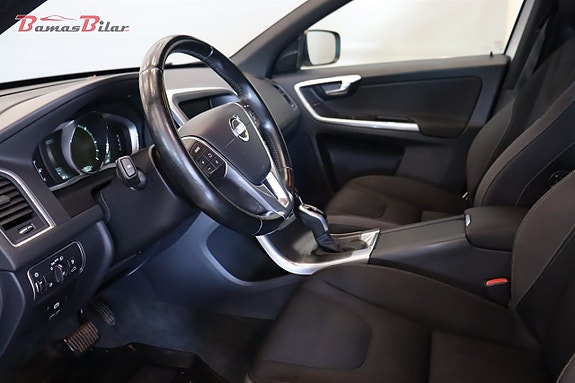 Volvo XC60 8 of 18