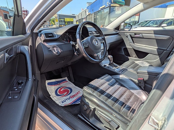 Volkswagen Passat 11 of 13
