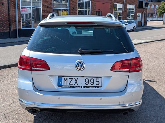 Volkswagen Passat 6 of 13