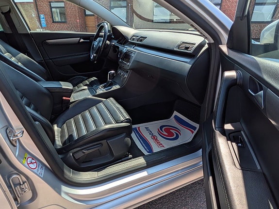 Volkswagen Passat 13 of 13