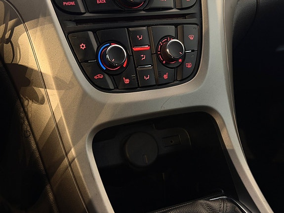 Opel Astra 10 of 12