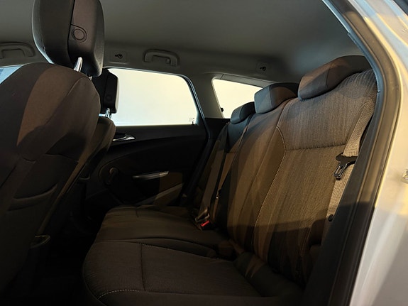 Opel Astra 8 of 12