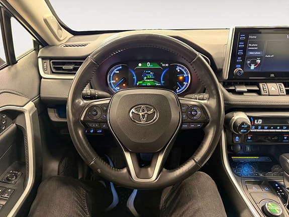 Toyota RAV4 12 of 24