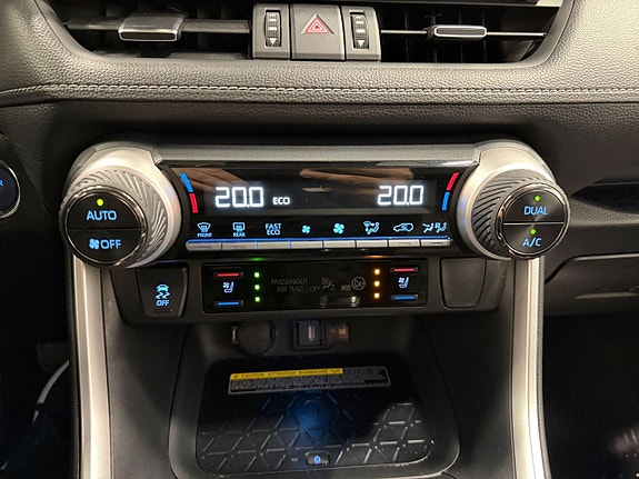 Toyota RAV4 24 of 24