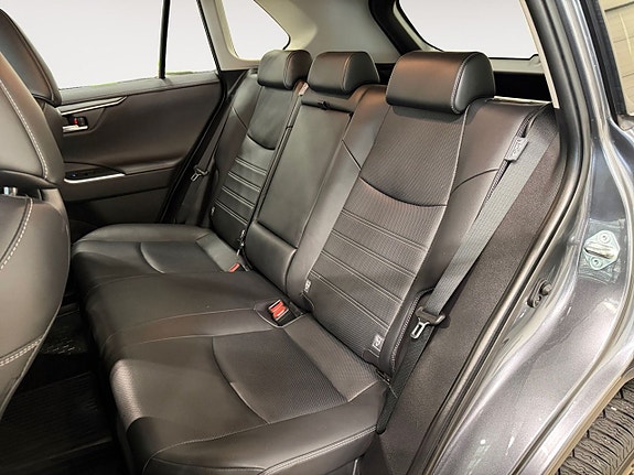 Toyota RAV4 13 of 24