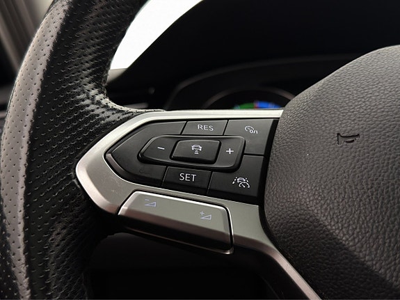 Volkswagen Passat 20 of 30