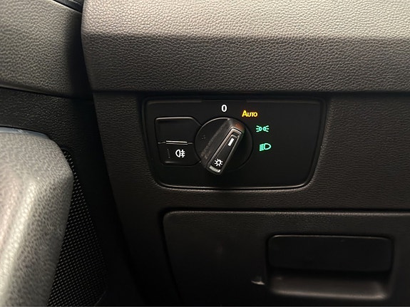Volkswagen Passat 28 of 30