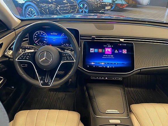 Mercedes-Benz E300 8 of 20