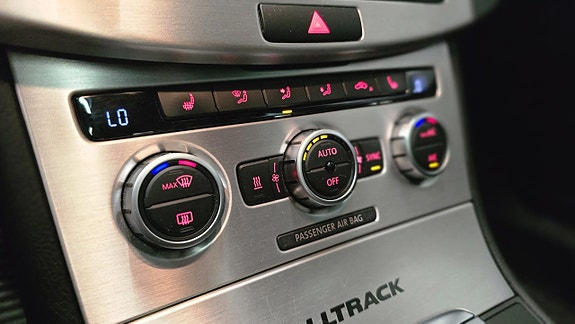 Volkswagen Passat Alltrack 17 of 30
