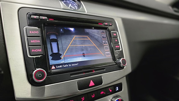 Volkswagen Passat Alltrack 19 of 30