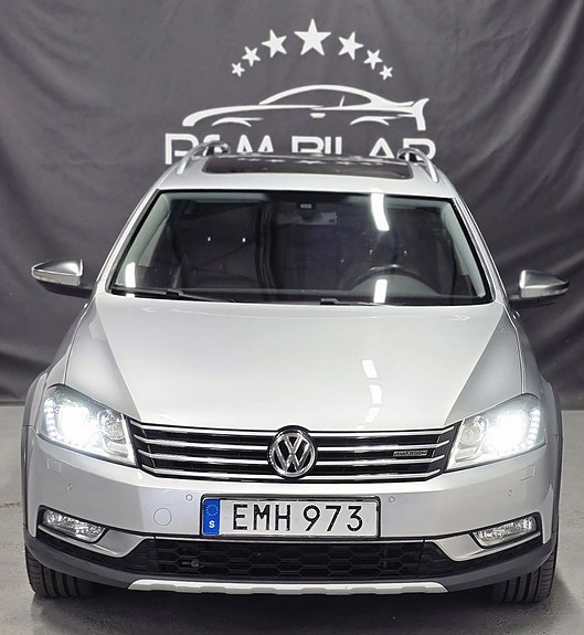 Volkswagen Passat Alltrack 2 of 30