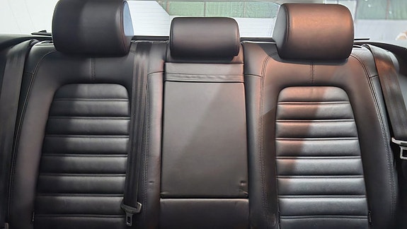 Volkswagen Passat Alltrack 13 of 30