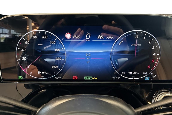 Mercedes-Benz E300 6 of 29