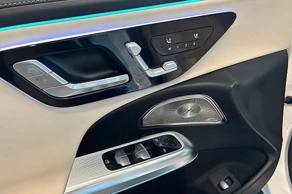 Mercedes-Benz E300 16 of 29