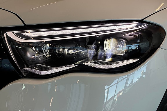 Mercedes-Benz E300 28 of 29