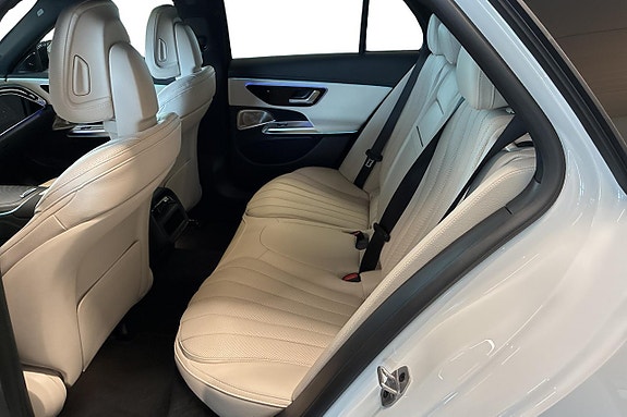 Mercedes-Benz E300 10 of 29