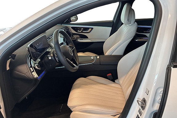 Mercedes-Benz E300 8 of 29