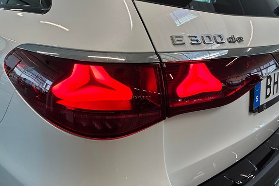 Mercedes-Benz E300 29 of 29