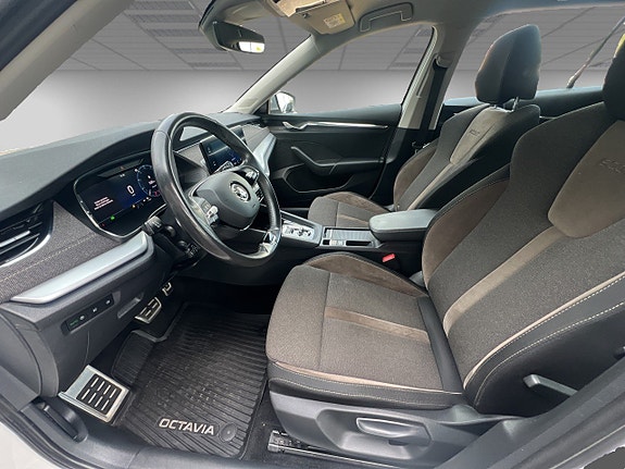 Skoda Octavia Scout 8 of 18
