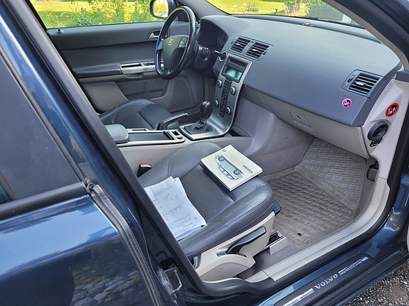 Volvo V50 8 of 10