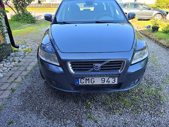 Volvo V50 2 of 10