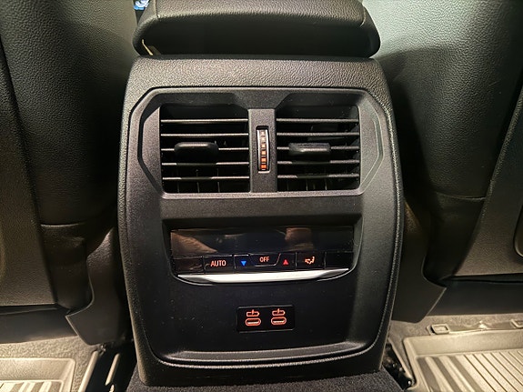BMW 330e 17 of 30