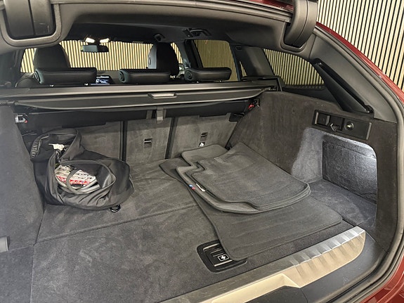 BMW 330e 18 of 30