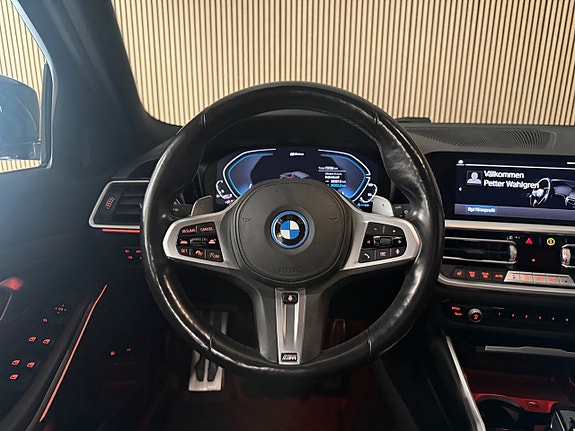 BMW 330e 13 of 30