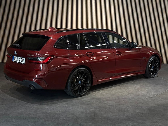 BMW 330e 4 of 5