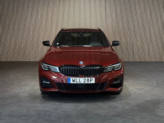 BMW 330e 9 of 30