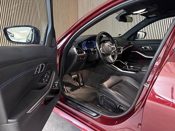 BMW 330e 10 of 30