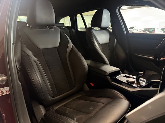 BMW 330e 26 of 30