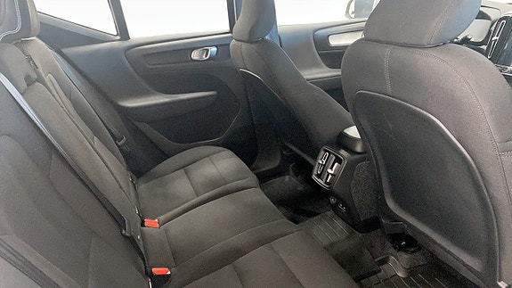 Volvo XC40 5 of 5