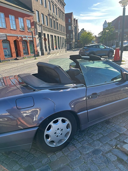 Mercedes-Benz 500 SL 7 of 8