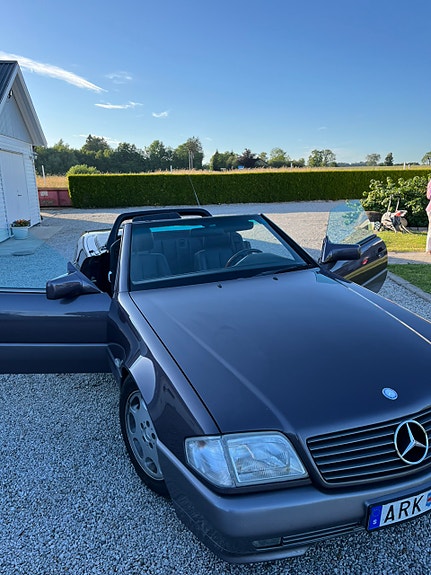 Mercedes-Benz 500 SL 6 of 8