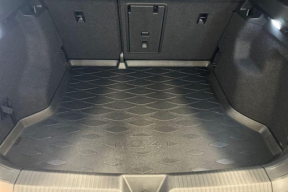 Volkswagen ID.4 GTX 9 of 15