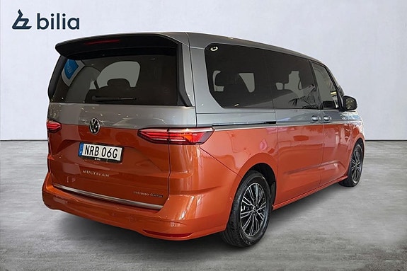 Volkswagen Multivan 8 of 25