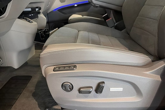 Volkswagen Multivan 10 of 25