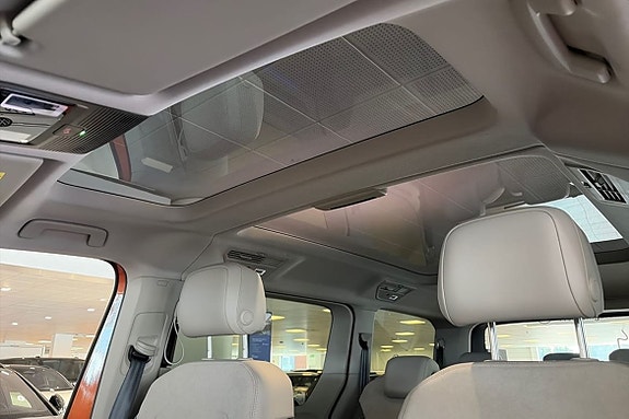 Volkswagen Multivan 20 of 25