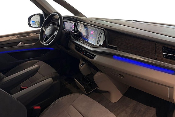 Volkswagen Multivan 14 of 25