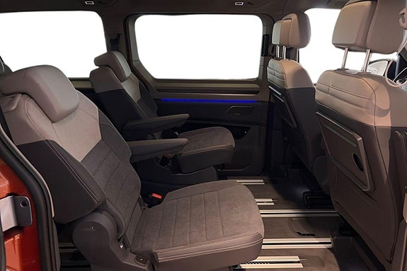 Volkswagen Multivan 22 of 25
