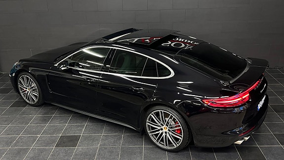 Porsche Panamera Turbo 12 of 22