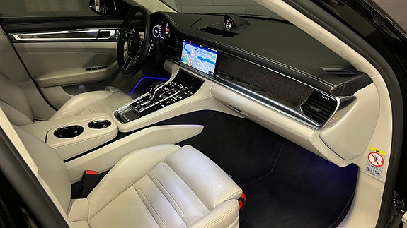 Porsche Panamera Turbo 15 of 22