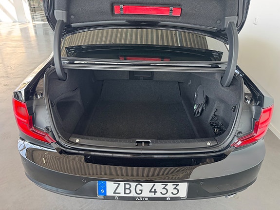 Volvo S90 8 of 10